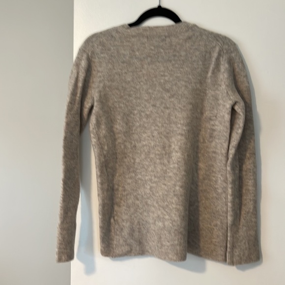 EUC Banana Republic sweater - size small - Picture 3 of 7